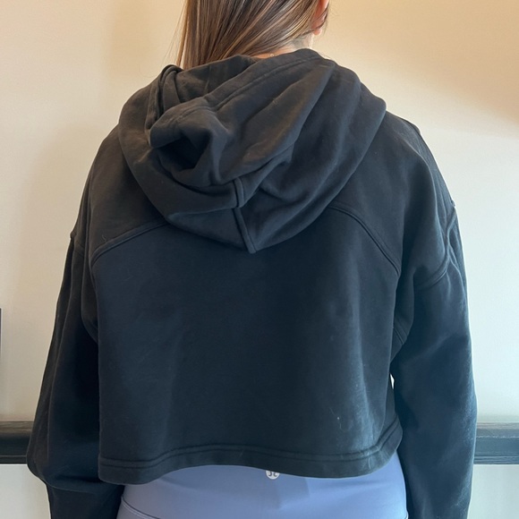 Black Lululemon cropped hoodie - Picture 2 of 3